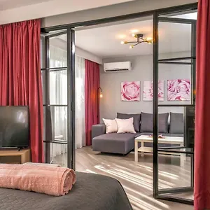 https://rose-one-bedroom-designer-apartment-in-city-centre.sofiahotelsbg.com