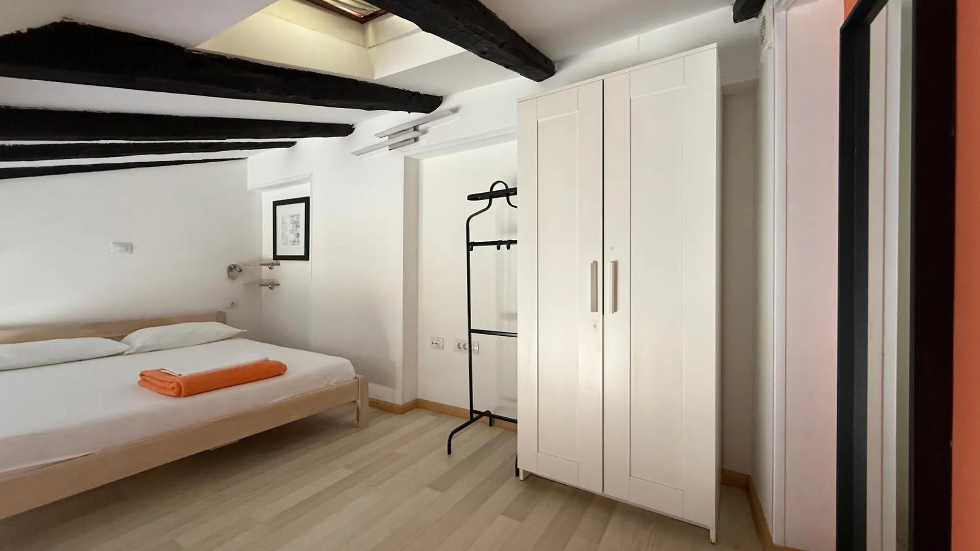 Downtown Apartments Pola Croazia